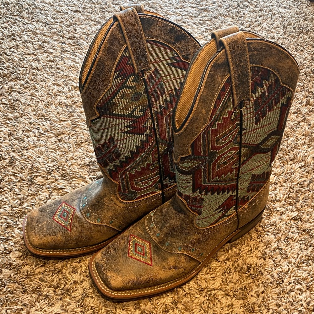Women’s Laredo cowboy boots 8.5